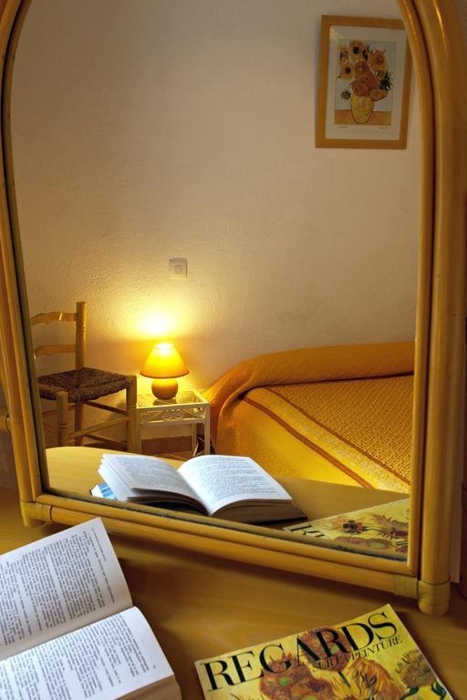 Moulin De Cornevis Bed And Breakfast Privas Δωμάτιο φωτογραφία