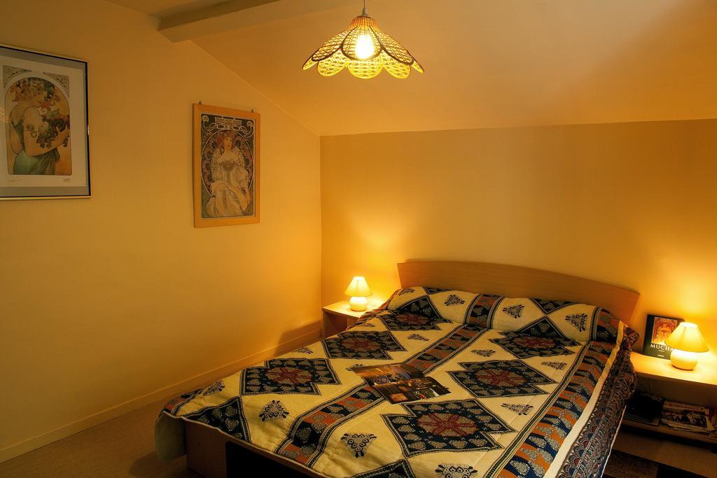 Moulin De Cornevis Bed And Breakfast Privas Δωμάτιο φωτογραφία