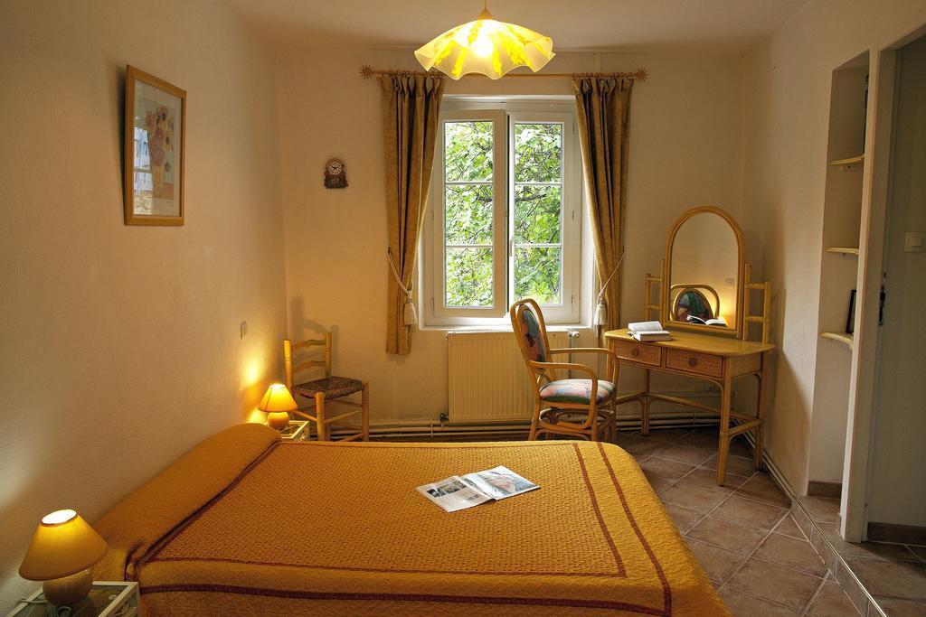 Moulin De Cornevis Bed And Breakfast Privas Δωμάτιο φωτογραφία